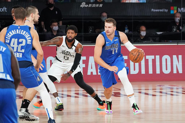 球迷开始反 球迷开始反