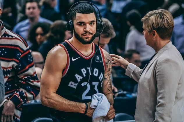 赛中带领球 赛中带领球